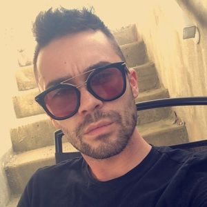 Meet your Posher, Charles